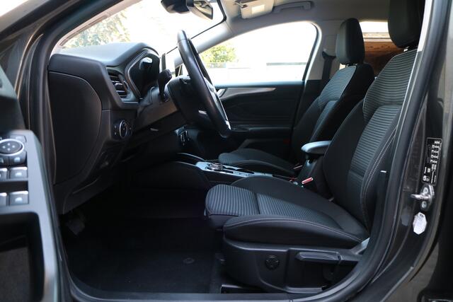 Ford FOCUS Wagon 1.5 EcoBoost Titanium | LED | Automaat! | Trekhaak! |