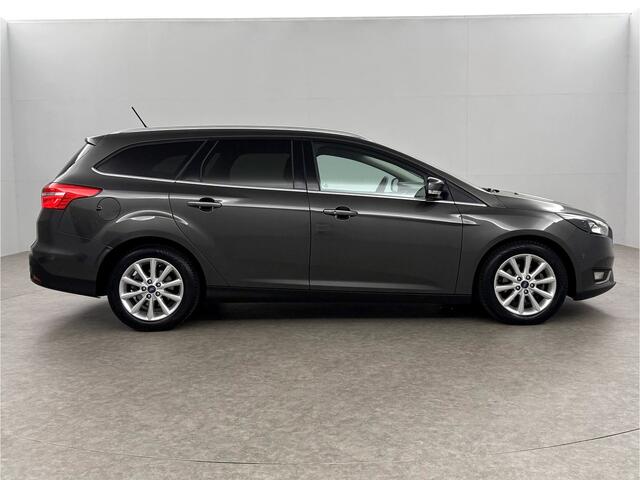 Ford FOCUS 1.5 TDCI Titanium Clima Carplay Camera Cruise LED Trekhaak Navigatie PDC 16"LMV