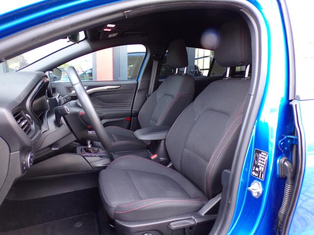 Ford FOCUS Wagon 1.5 EcoBlue ST Line Business Trekhaak NAP!