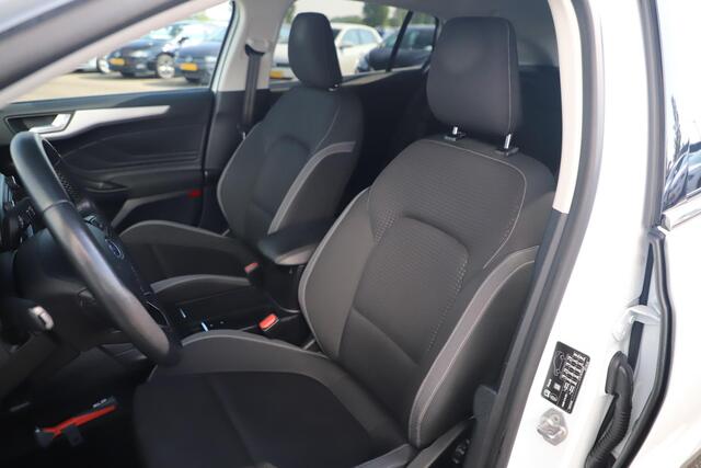 Ford FOCUS Wagon 1.0 EcoBoost Trend Edition Business 101PK Trekhaak 16 inch LMV Navigatie Airco Cruise Control Getint Glas Parkeersensor