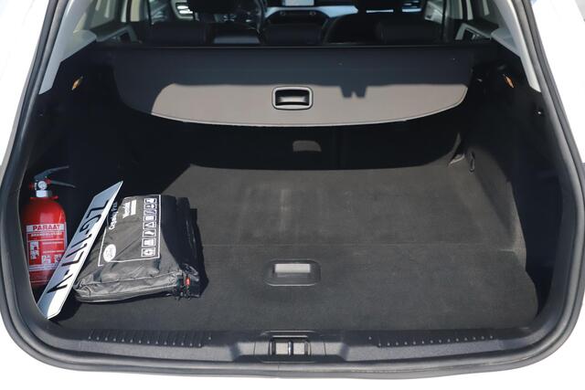 Ford FOCUS Wagon 1.0 EcoBoost Trend Edition Business 101PK Trekhaak 16 inch LMV Navigatie Airco Cruise Control Getint Glas Parkeersensor