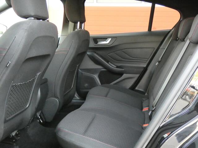 Ford FOCUS 1.0 EcoBoost Hybrid ST Line X Business/ zeer mooi!