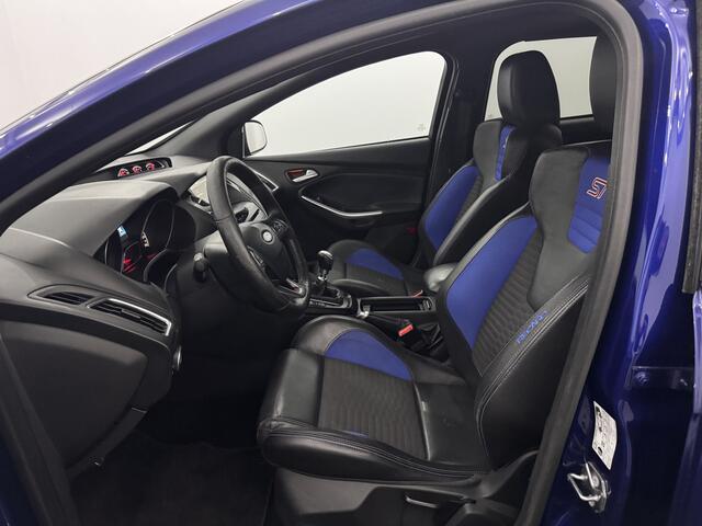Ford FOCUS Wagon 2.0 ST Half leder, Navi, Parkeersensoren, Cruise control, Winterpakket, A, Cruise control, 251PK