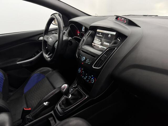 Ford FOCUS Wagon 2.0 ST Half leder, Navi, Parkeersensoren, Cruise control, Winterpakket, A, Cruise control, 251PK