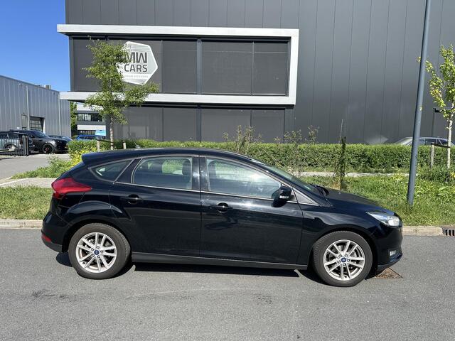 Ford FOCUS 1.0 5 Drs Edition ECC, Carplay, Navi, Cruise