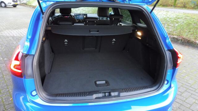Ford FOCUS Wagon 155pk Hybrid ST Line X 18i Trekhaak vol leder alle Packs bomvol nieuw 47.500,-