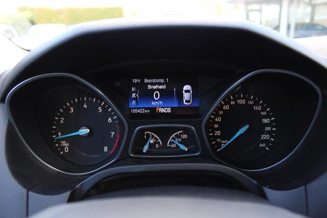 Ford FOCUS 1.0i "Titanium" Cruise - Navi - Automaat !!! 125 Pk