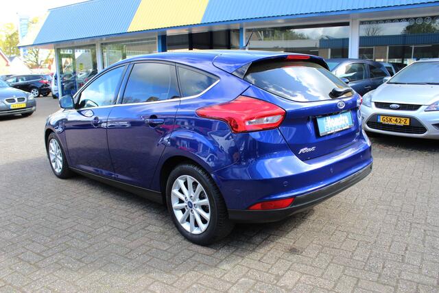 Ford FOCUS 1.0i "Titanium" Cruise - Navi - Automaat !!! 125 Pk