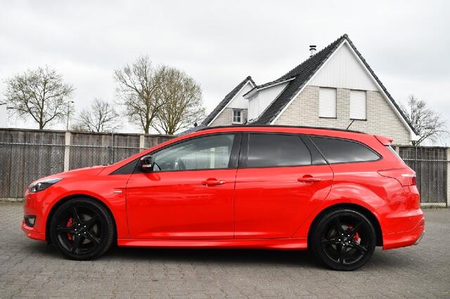 Ford FOCUS 1.5 ST-Line Red Edition Carplay|Stoelverwarming