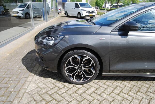 Ford FOCUS Wagon 1.5 EcoBoost 182PK ST Line Business | FULL LED | TREKHAAK | STOEL-STUUR VERWARMING