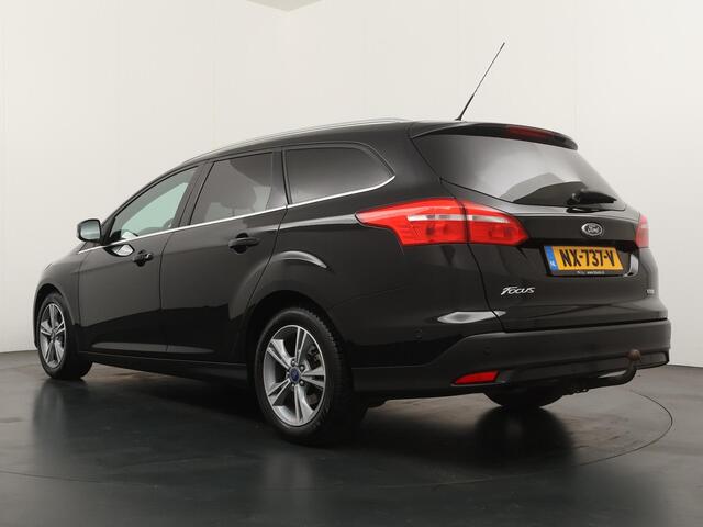 Ford FOCUS Wagon 1.0 Titanium - Navigatie - Climate Control - Trekhaak