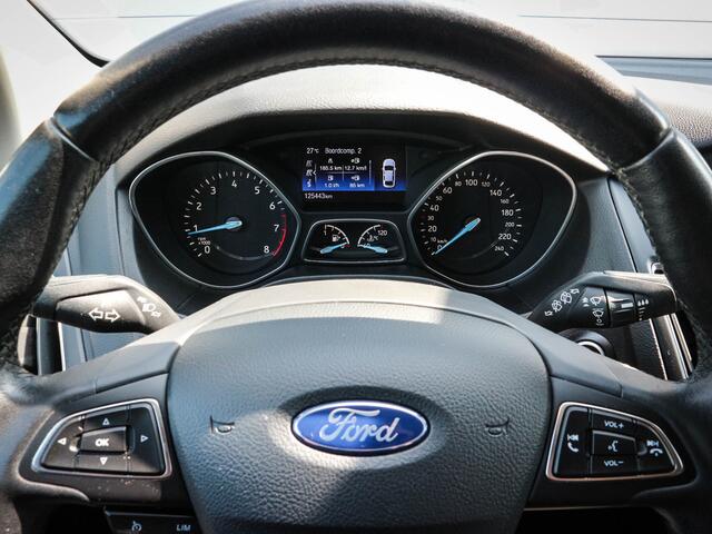 Ford FOCUS Wagon 1.0 Titanium | Clima | Cruise | Navi | Pdc Voor/Achter | Trekhaak | 17 Inch |