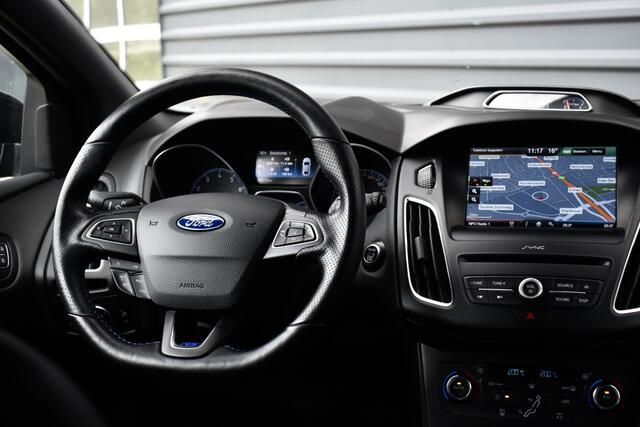 Ford FOCUS 2.3 RS 350pk | Milltek | Recaro Schaalstoelen | Camera | Stuurverwarming |