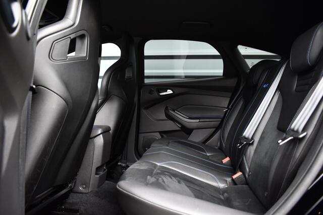 Ford FOCUS 2.3 RS 350pk | Milltek | Recaro Schaalstoelen | Camera | Stuurverwarming |