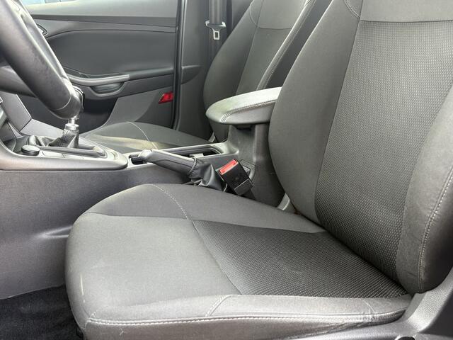 Ford FOCUS Wagon 1.0 Titanium 125pk | Nieuwe Distributie | Navi | Carplay/Android | Cruise | Airco | PDC | Trekhaak | All Season | Interesse? Bel of App naar: 06 30 51 05 90