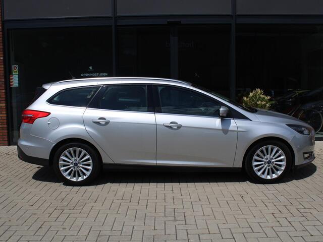 Ford FOCUS Wagon 1.0 Titanium 125PK Navigatie, Camera, Trekhaak