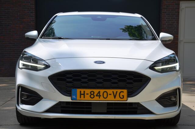 Ford FOCUS 1.0 EcoBoost ST Line Business Navi/Pdc/Ecc/Stoel ruit en stuurverwarming/Cr-Controle/Privacy-Glass/18-Inch Lmv/Achteruitrijcamera