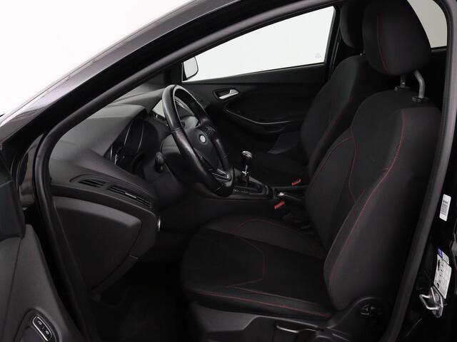 Ford FOCUS Wagon 1.0 EcoBoost ST-line | Stoel & Stuurverwarming | Trekhaak | PDC | Carplay | Navigatie | LMV 17 inch