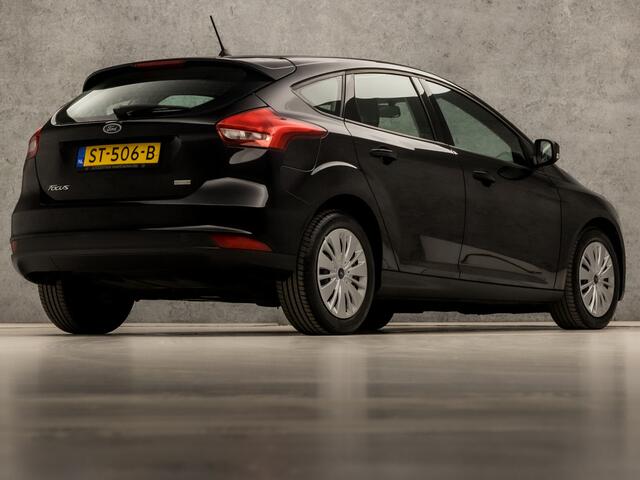 Ford FOCUS 1.0 Trend (AIRCO, STUURWIEL MULTIFUNCTIONEEL, START/STOP, SPORTSTOELEN, ELEK RAMEN, NIEUWSTAAT)