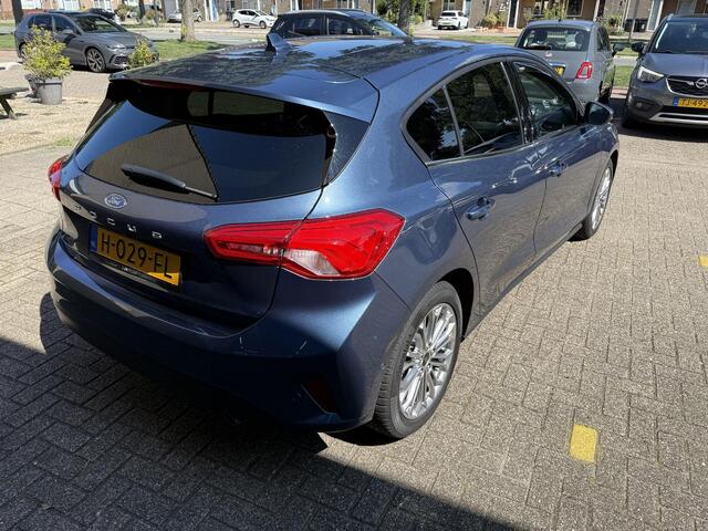 Ford FOCUS 1.0 EcoBoost Titanium Business / Airco clima/ Navigatie/ Apple Carplay/ Cruise/ Camera/ LED/ B&O/ PDC/LMV