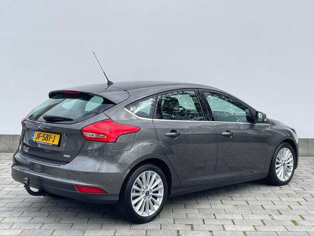 Ford FOCUS Titanium HB | Verwarmde voorruit | Cruise | Parkeersens. | Trekhaak | Navi