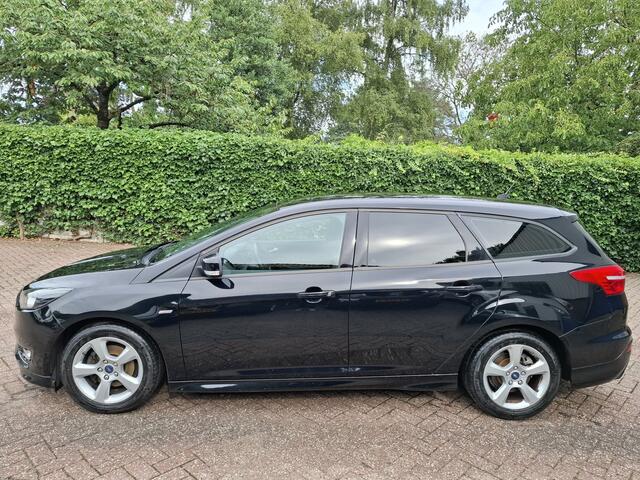 Ford FOCUS Wagon 1.0 AIRCO/PDC.A/STOELVERWARMING/STUURVERWARMING 125PK