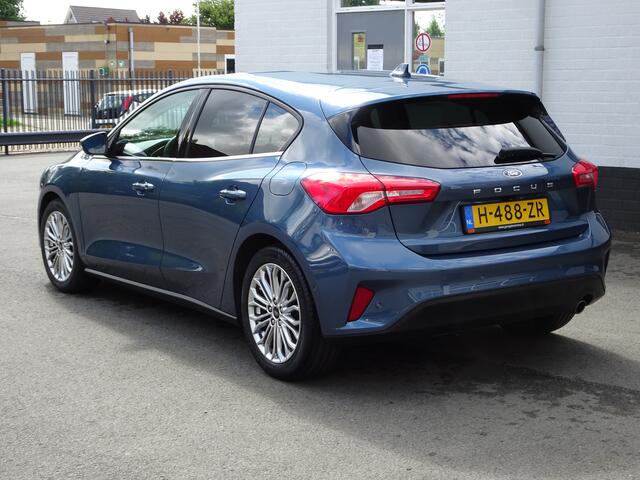 Ford FOCUS 1.0 EcoBoost Titanium Business Automatische airco, stoel en stuur verwarming, navigatie, parkeersensoren voor en achter, led koplampen, enz,enz.