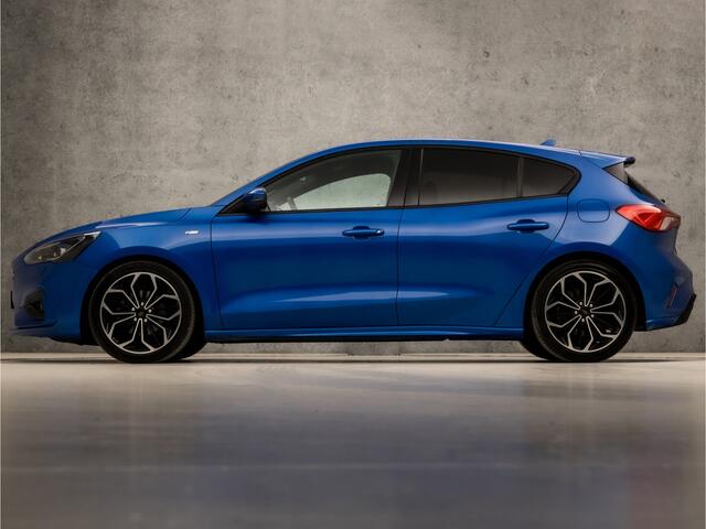 Ford FOCUS 1.5 EcoBoost ST-Line 150Pk Automaat (APPLE CARPLAY, GROOT NAVI, HEAD-UP DISPLAY, STUUR/STOELVERWARMING, LEDER, ADAPTIVE CRUISE, SPORTSTOELEN, CAMERA, ZWART HEMEL, LED, NIEUWE APK, NIEUWSTAAT)