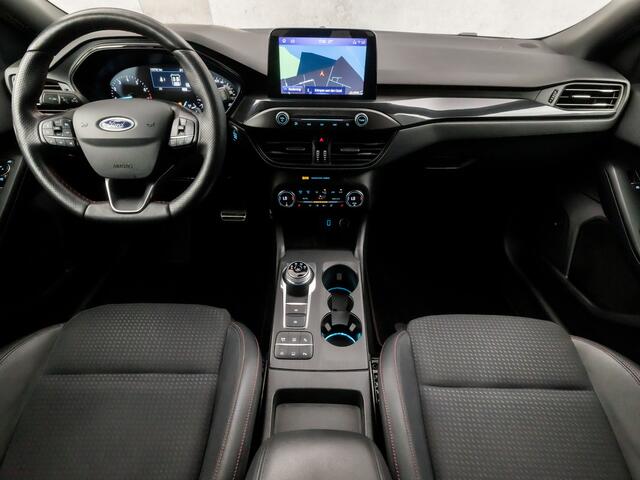 Ford FOCUS 1.5 EcoBoost ST-Line 150Pk Automaat (APPLE CARPLAY, GROOT NAVI, HEAD-UP DISPLAY, STUUR/STOELVERWARMING, LEDER, ADAPTIVE CRUISE, SPORTSTOELEN, CAMERA, ZWART HEMEL, LED, NIEUWE APK, NIEUWSTAAT)