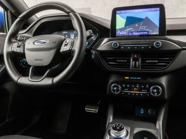 Ford FOCUS 1.5 EcoBoost ST-Line 150Pk Automaat (APPLE CARPLAY, GROOT NAVI, HEAD-UP DISPLAY, STUUR/STOELVERWARMING, LEDER, ADAPTIVE CRUISE, SPORTSTOELEN, CAMERA, ZWART HEMEL, LED, NIEUWE APK, NIEUWSTAAT)