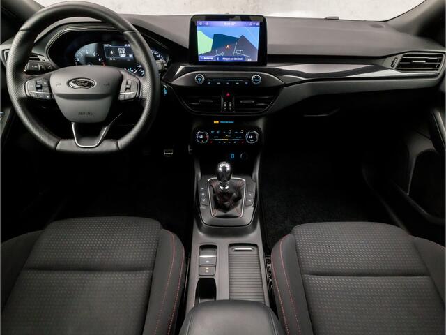Ford FOCUS 1.0 EcoBoost ST Line Business (APPLE CARPLAY, GROOT NAVI, STUUR/STOELVERWARMING, CAMERA, LED KOPLAMPEN, SPORTSTOELEN, KEYLESS, NIEUWSTAAT)