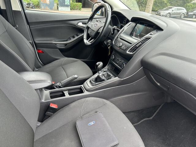 Ford FOCUS Wagon 1.0 Lease Edition navigatie airco/ecc nieuwstaat