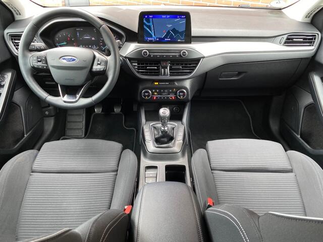 Ford FOCUS 1.5 TITANIUM Business NAV ADAPT-CRUISE CARPLAY MATRIX LED CAMERA PDC