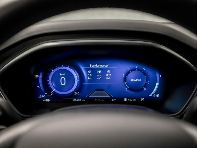 Ford FOCUS Wagon 1.0 EcoBoost Titanium X Business Automaat (VIRTUAL COCKPIT, APPLE CARPLAY, STUUR/STOELVERWARMING, ADAPTIVE CRUISE, SPORTSTOELEN, GETINT GLAS, CAMERA, TREKHAAK, NIEUWE APK, NIEUWSTAAT)