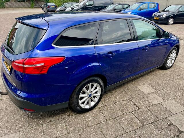 Ford FOCUS 1.0 TITANIUM Station