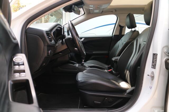 Ford FOCUS Wagon 1.0 EcoBoost Vignale | Panoramadak | Trekhaak! | Leder! |