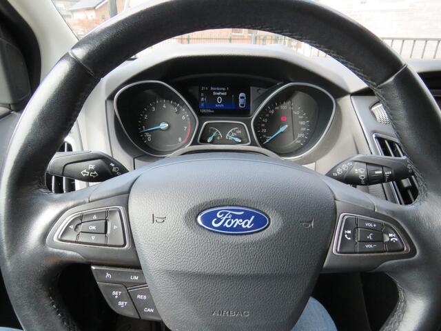 Ford FOCUS Wagon 1.5 Titanium 150Pk * Rijklaarprijs incl. garantie * Trekhaak * Xenon * Camera * Parkeersensoren V+A *