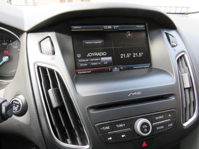 Ford FOCUS Wagon 1.5 Titanium 150Pk * Rijklaarprijs incl. garantie * Trekhaak * Xenon * Camera * Parkeersensoren V+A *
