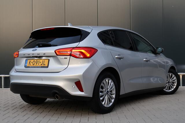 Ford FOCUS 1.0 EcoBoost Hybrid Titanium X Business 125pk | Stoel- stuurverwarming | Digital Cockpit | Keyless | Camera | Voorruitverwarming | Dealer Onderhouden