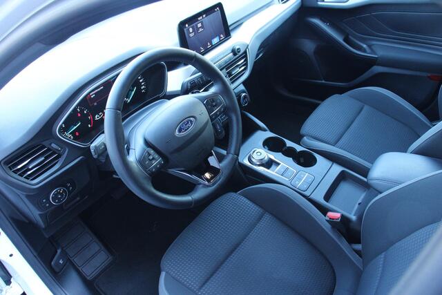 Ford FOCUS 1.0 St-line Autom 125PK CLIMA, PDC, 18 INCH, WINTERPAKKET