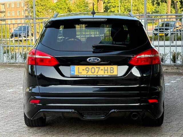 Ford FOCUS 1.5 Titanium ST-Line Navi Camera Cruise Stoelverw.