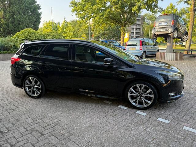 Ford FOCUS 1.5 Titanium ST-Line Navi Camera Cruise Stoelverw.
