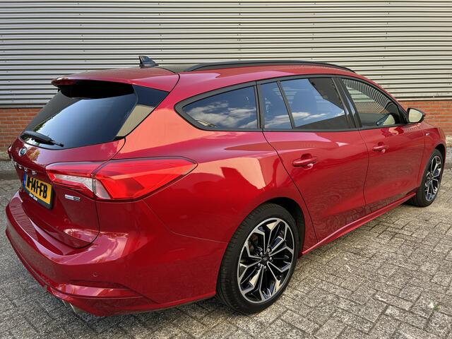 Ford FOCUS Wagon 1.0 EcoBoost Hybrid ST Line Business | Panoramadak | 18'' Velgen | Apple Carplay/Android Auto |