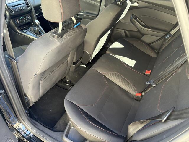 Ford FOCUS Wagon 1.0 ST-Line / NAVI / AIRCO ECC / CRUISE / 148dkm! NAP!