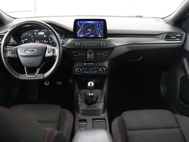 Ford FOCUS 1.5 EcoBoost ST Line | Stoel & stuurverwarming | Adaptive cruise | Trekhaak | Carplay | Keyless | Climate control | Navigatie | Full LED | Parkeerhulp
