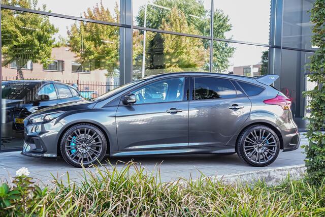 Ford FOCUS RS 2.3 350pk |schaalstoelen|Sony|cruise control|parkeercamera|bi-xenon|climate control|navigatie|multispaak 19"|