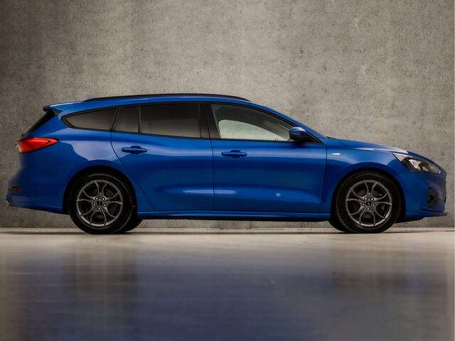 Ford FOCUS Wagon 1.0 EcoBoost ST-Line Automaat (APPLE CARPLAY, GROOT NAVI, STUUR/STOELVERWARMING, GETINT GLAS, SPORTSTOELEN, CAMERA, KEYLESS, LANE ASSIST, NIEUWSTAAT)