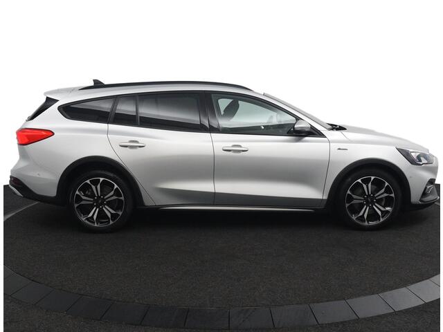 Ford FOCUS Wagon 1.0 EcoBoost Hybrid Active*ECC*NAVI*ACC*HAAK*CAM*