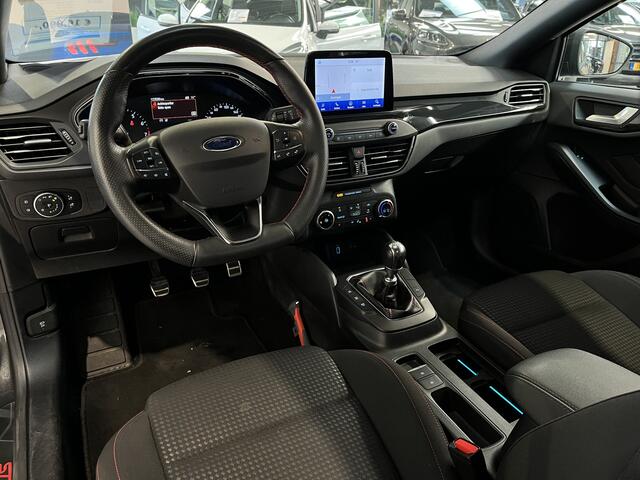 Ford FOCUS EcoBoost 125 pk ST Line | Winter Pack | 18" | LED | Apple Carplay | 100% dealer onderhouden