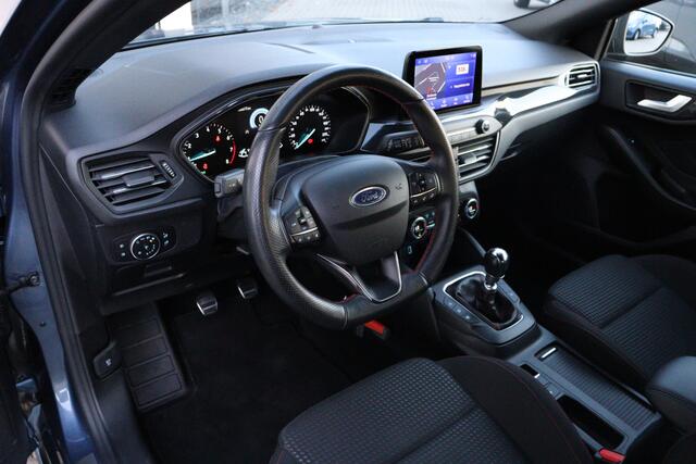 Ford FOCUS Wagon 1.0 EcoBoost ST Line X | Winter Pakket | DAB | Trekhaak |